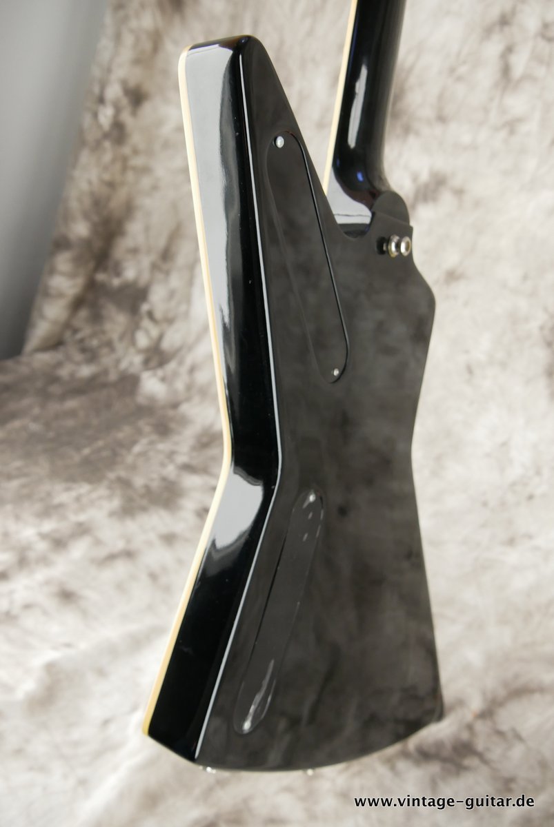 Gibson_Explorer_EMG_aktiv_black_2006-007.JPG