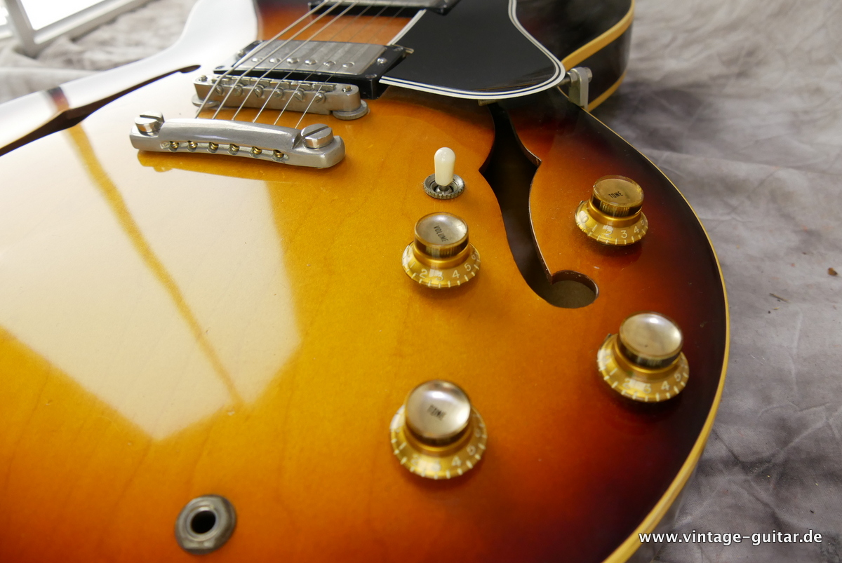 Gibson_ES-335_TD_sunburst_PAF_stoptail_1962-014.JPG