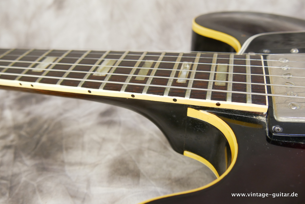 Gibson_ES-335_TD_sunburst_PAF_stoptail_1962-015.JPG