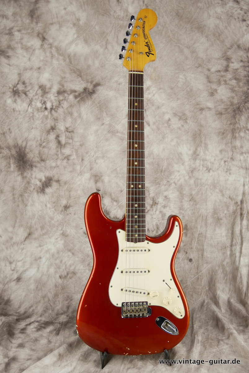 Fender_Stratocaster_candy_apple_red_1969-001.JPG