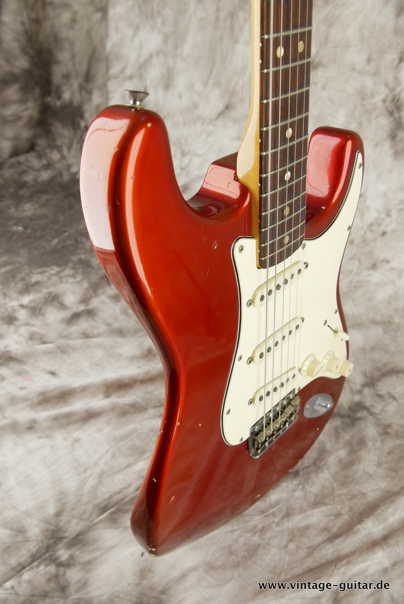 Fender_Stratocaster_candy_apple_red_1969-005.JPG