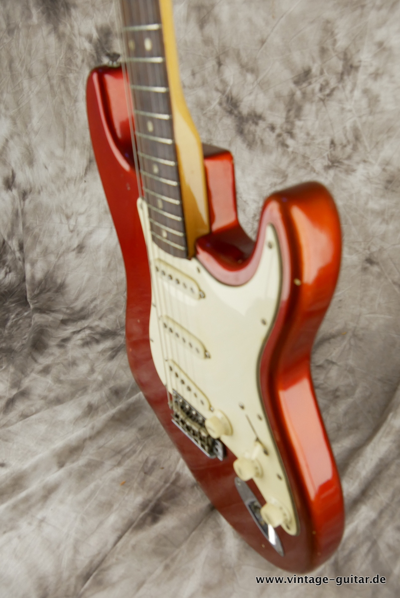 img/vintage/3649/Fender_Stratocaster_candy_apple_red_1969-006.JPG