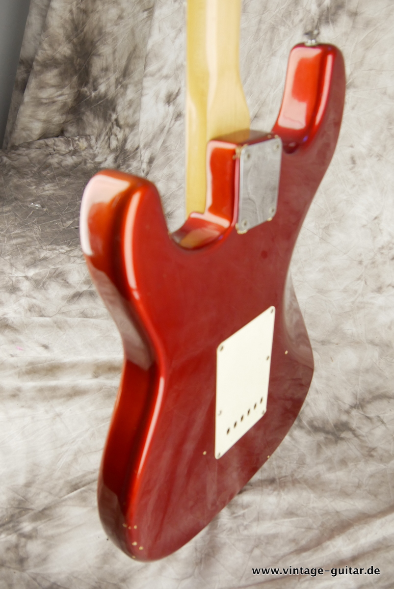 img/vintage/3649/Fender_Stratocaster_candy_apple_red_1969-007.JPG
