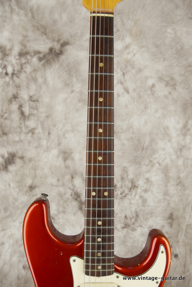 Fender_Stratocaster_candy_apple_red_1969-011.JPG