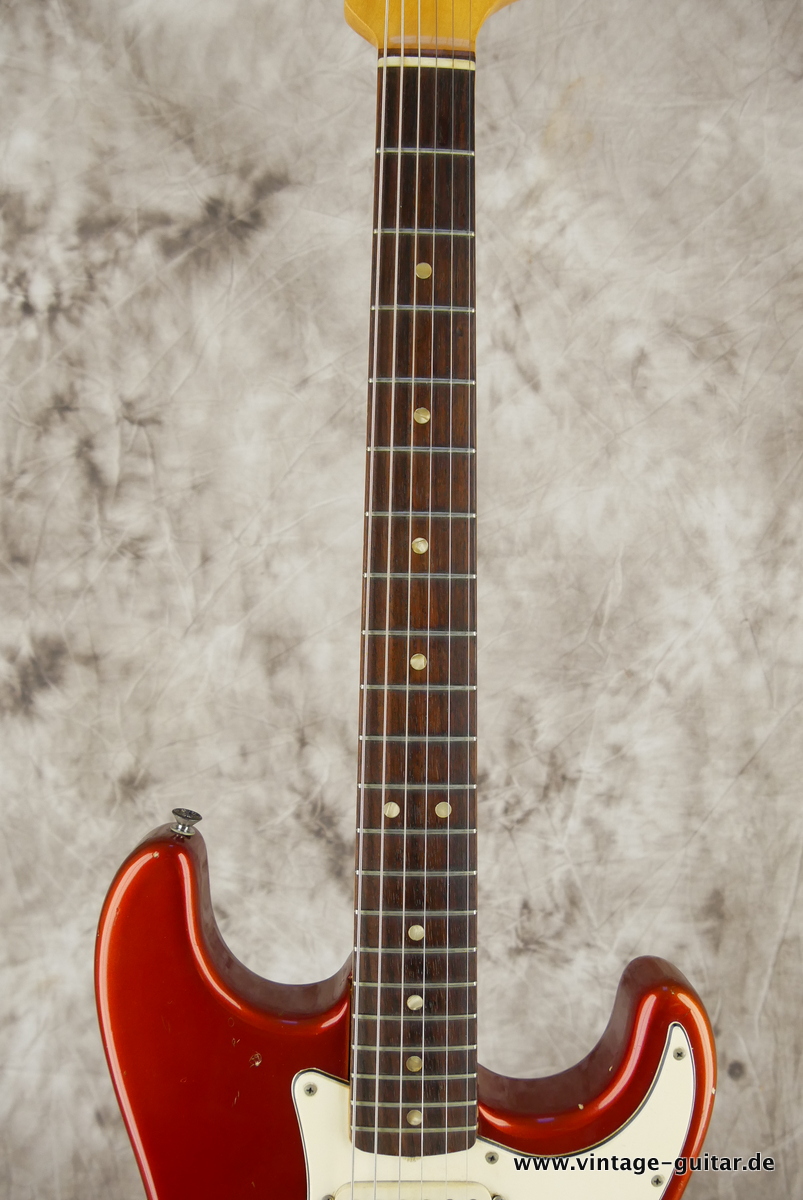 img/vintage/3649/Fender_Stratocaster_candy_apple_red_1969-011.JPG