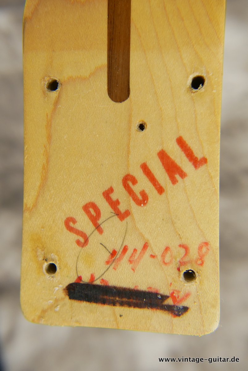 img/vintage/3650/Fender_Telecaster_custom_Bigsby_sunburst_1969-017.JPG