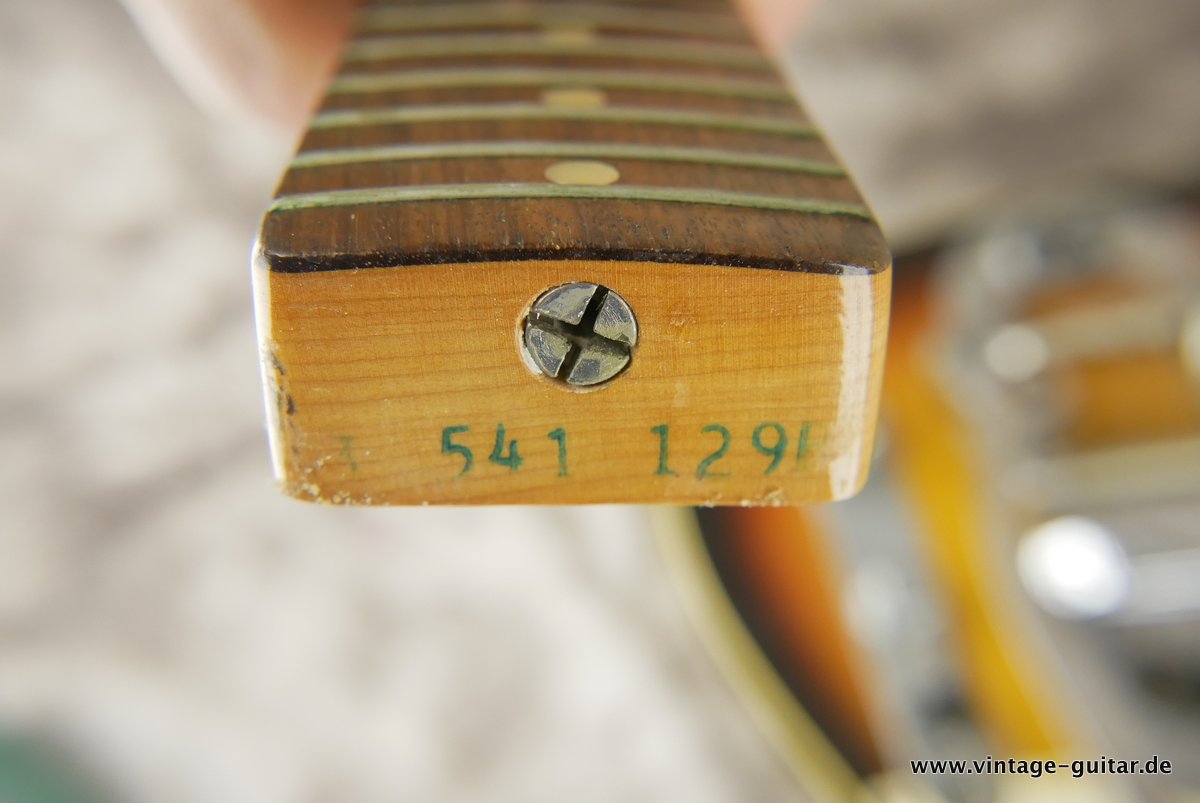 Fender_Telecaster_custom_Bigsby_sunburst_1969-018.JPG