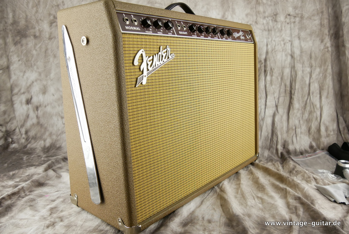 Fender_Vibroverb_brownface_Reissue_1995-007.JPG