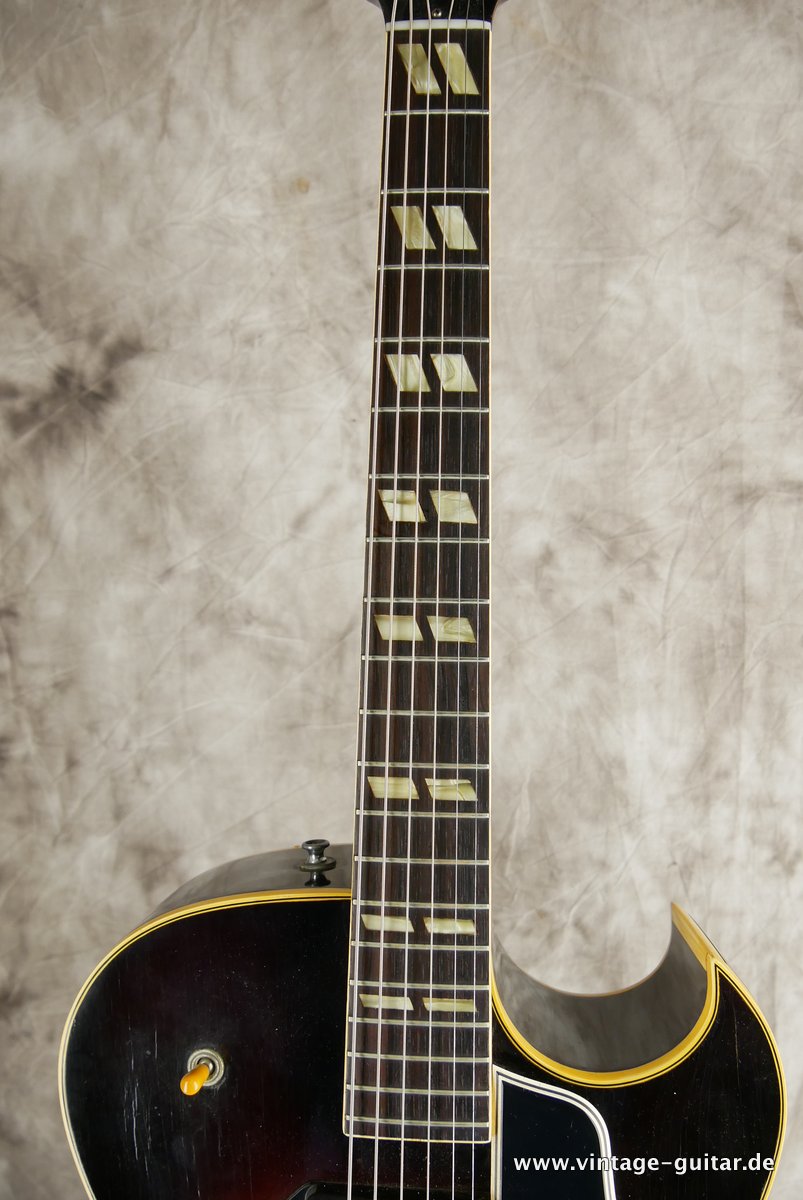 Gibson_ES_175_D_sunburst_P_90_1956-011.JPG