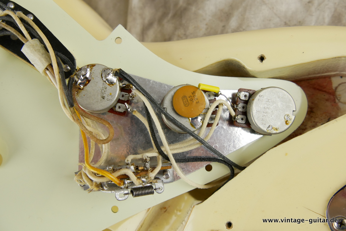 Fender_Stratocaster_white_refinished_new_parts_1963-016.JPG