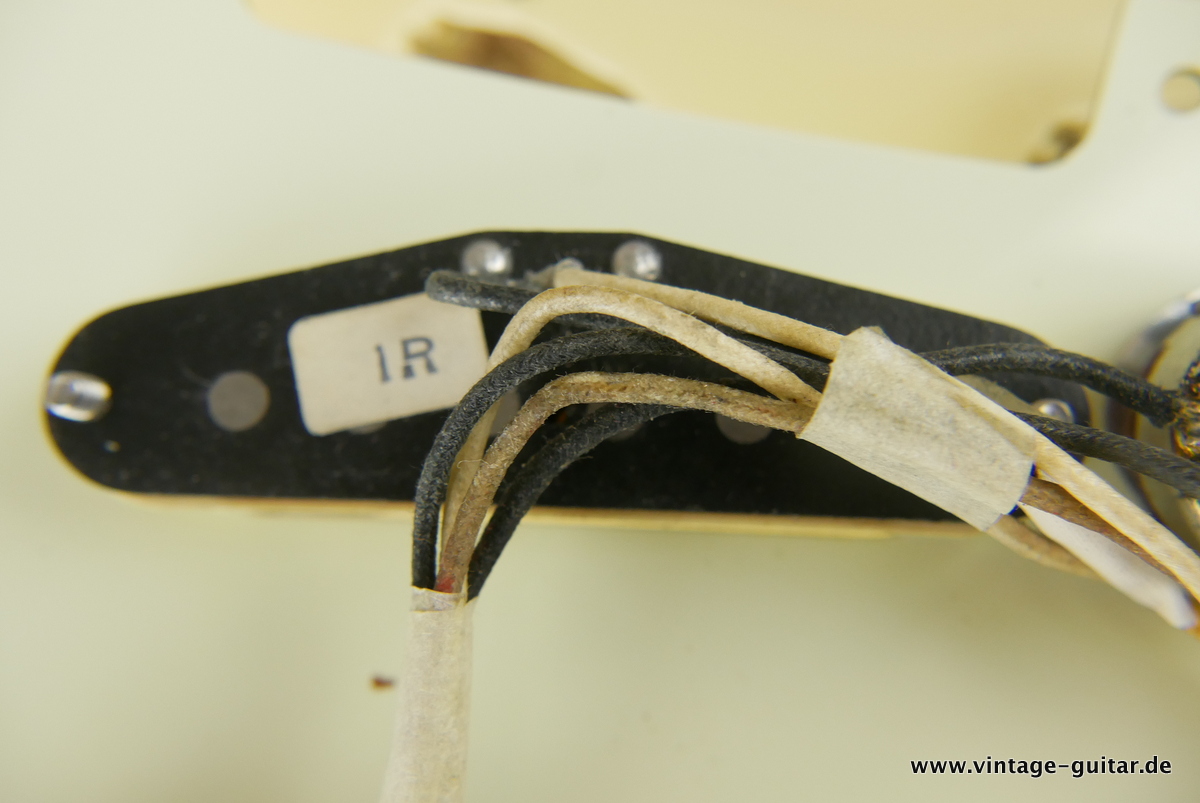 img/vintage/3658/Fender_Stratocaster_white_refinished_new_parts_1963-020.JPG