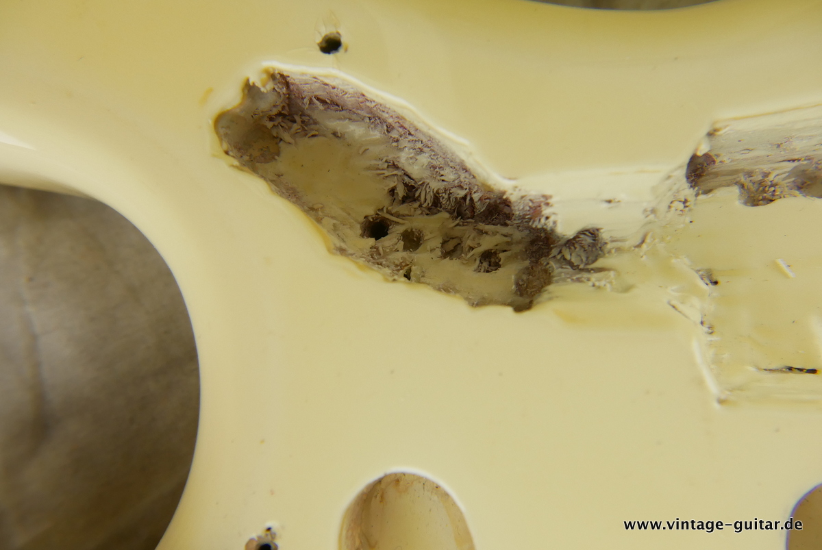 img/vintage/3658/Fender_Stratocaster_white_refinished_new_parts_1963-022.JPG