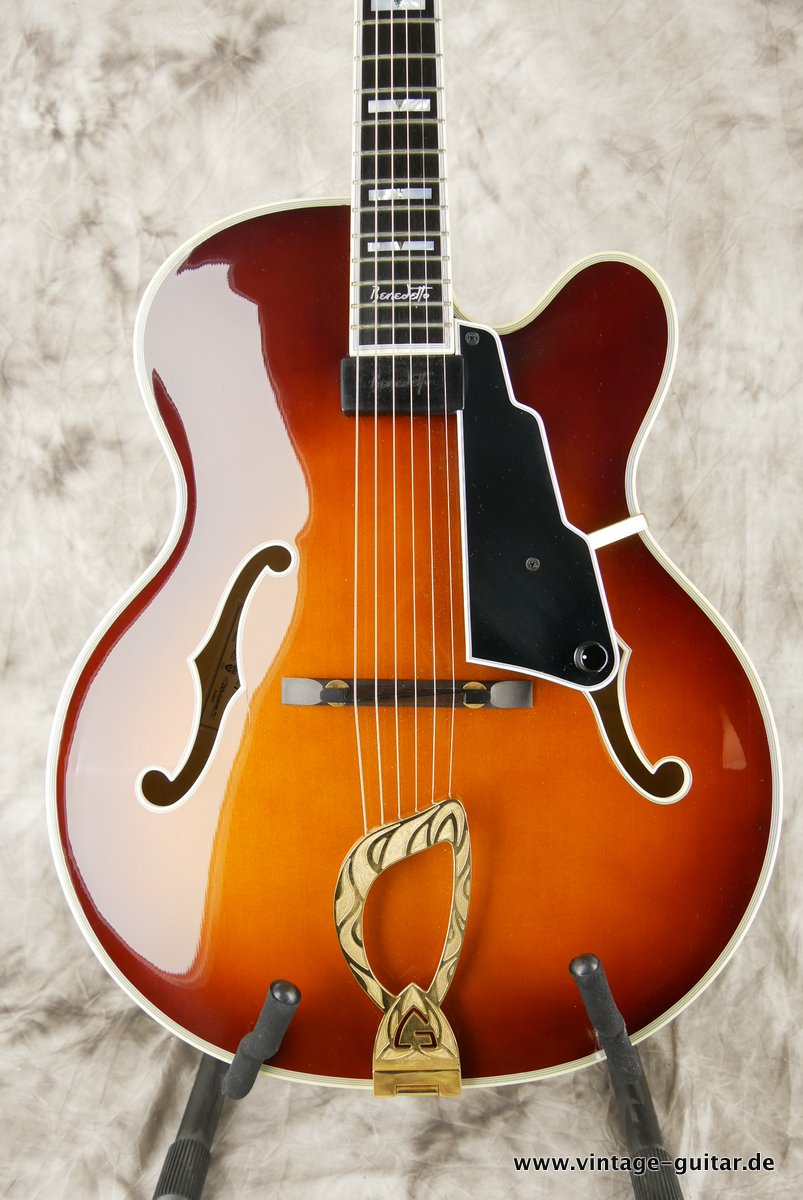 img/vintage/3663/Guild_Benedetto_Johnny_Smith_Award_violin_sunburst_2004-003.JPG