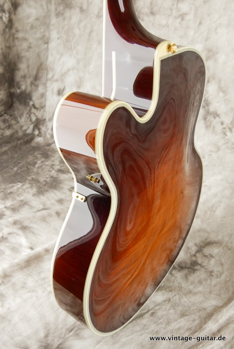 img/vintage/3663/Guild_Benedetto_Johnny_Smith_Award_violin_sunburst_2004-007.JPG