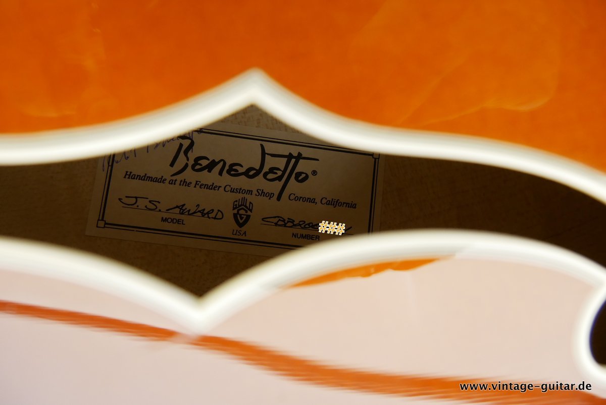 img/vintage/3663/Guild_Benedetto_Johnny_Smith_Award_violin_sunburst_2004-013.JPG
