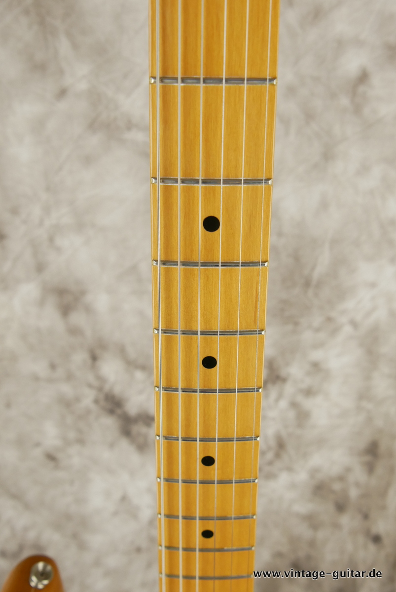 img/vintage/3674/Fender_Stratocaster_classic_series_70s_natural_Mexico_2002-011.JPG