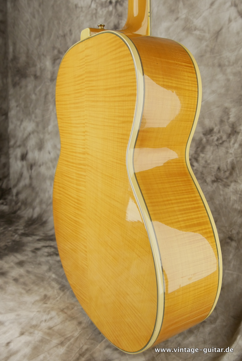 img/vintage/3676/Klira_Jumbo_flame_Maple_natural_1980-008.JPG