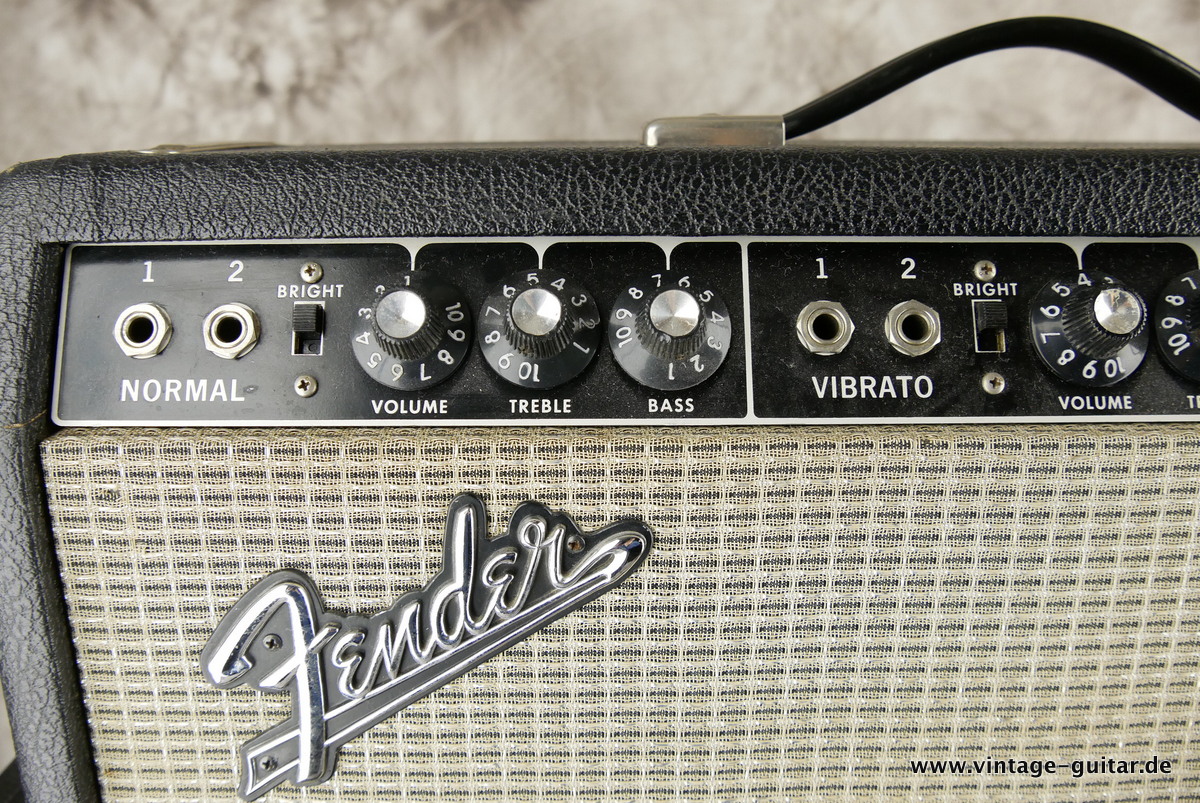 Fender_Tremolux_blackface_Top_Cab-black_1965-005.JPG