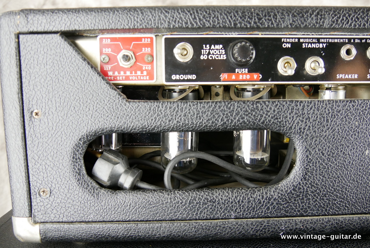 img/vintage/3677/Fender_Tremolux_blackface_Top_Cab-black_1965-007.JPG