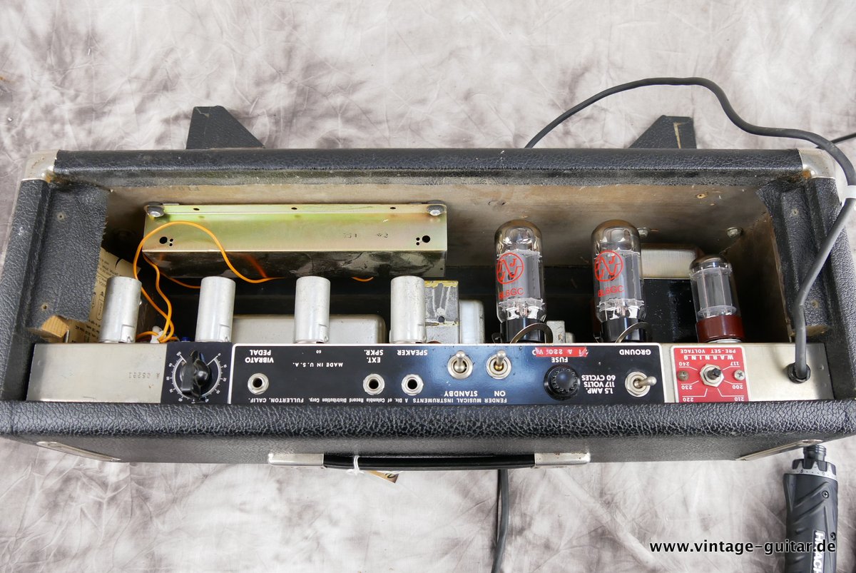 img/vintage/3677/Fender_Tremolux_blackface_Top_Cab-black_1965-011.JPG