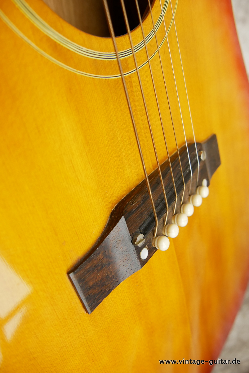 img/vintage/3678/Gibson_J_45_ADJ_Bridge_cherry_sunburst_1964-014.JPG
