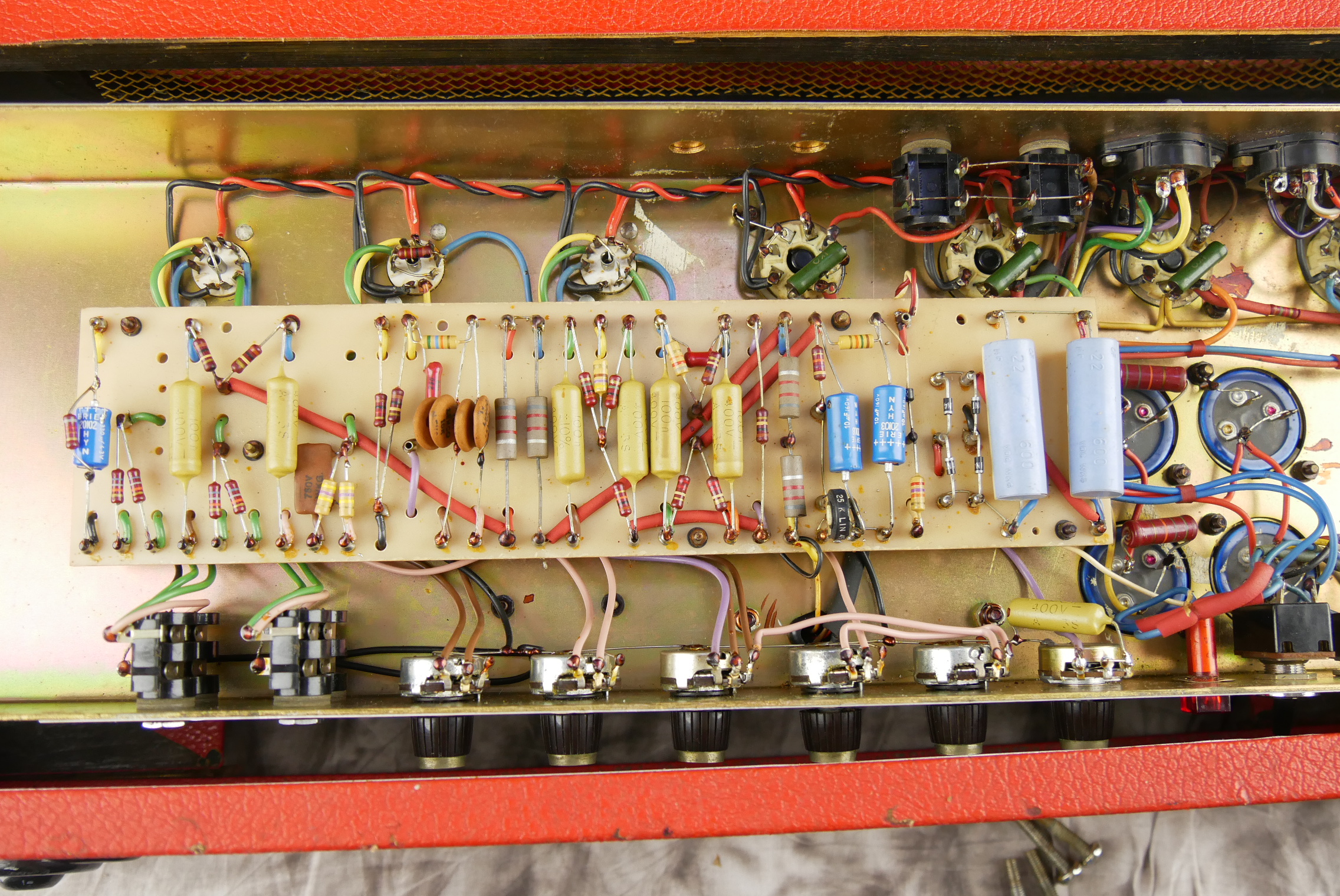 img/vintage/3687/Marshall_Super_Bass_100_red_levant_1973-008.JPG