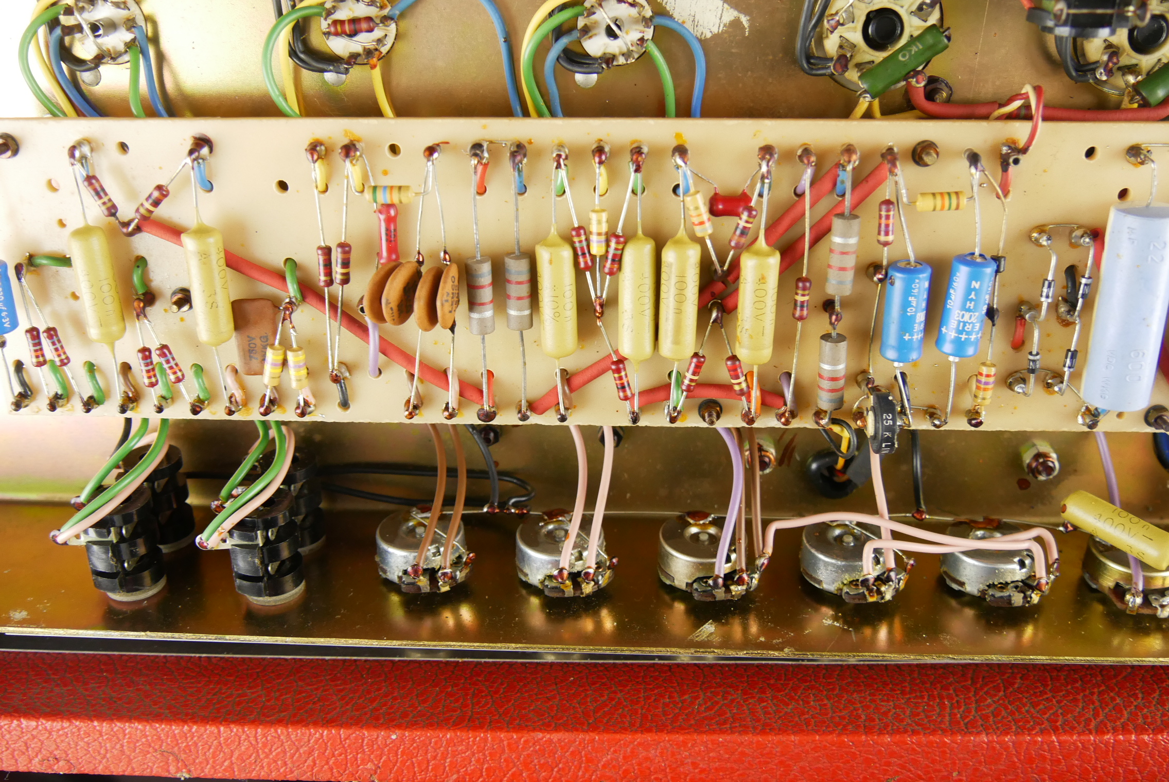 img/vintage/3687/Marshall_Super_Bass_100_red_levant_1973-011.JPG