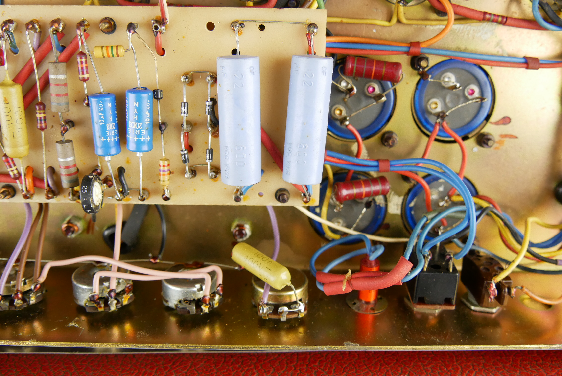 img/vintage/3687/Marshall_Super_Bass_100_red_levant_1973-012.JPG