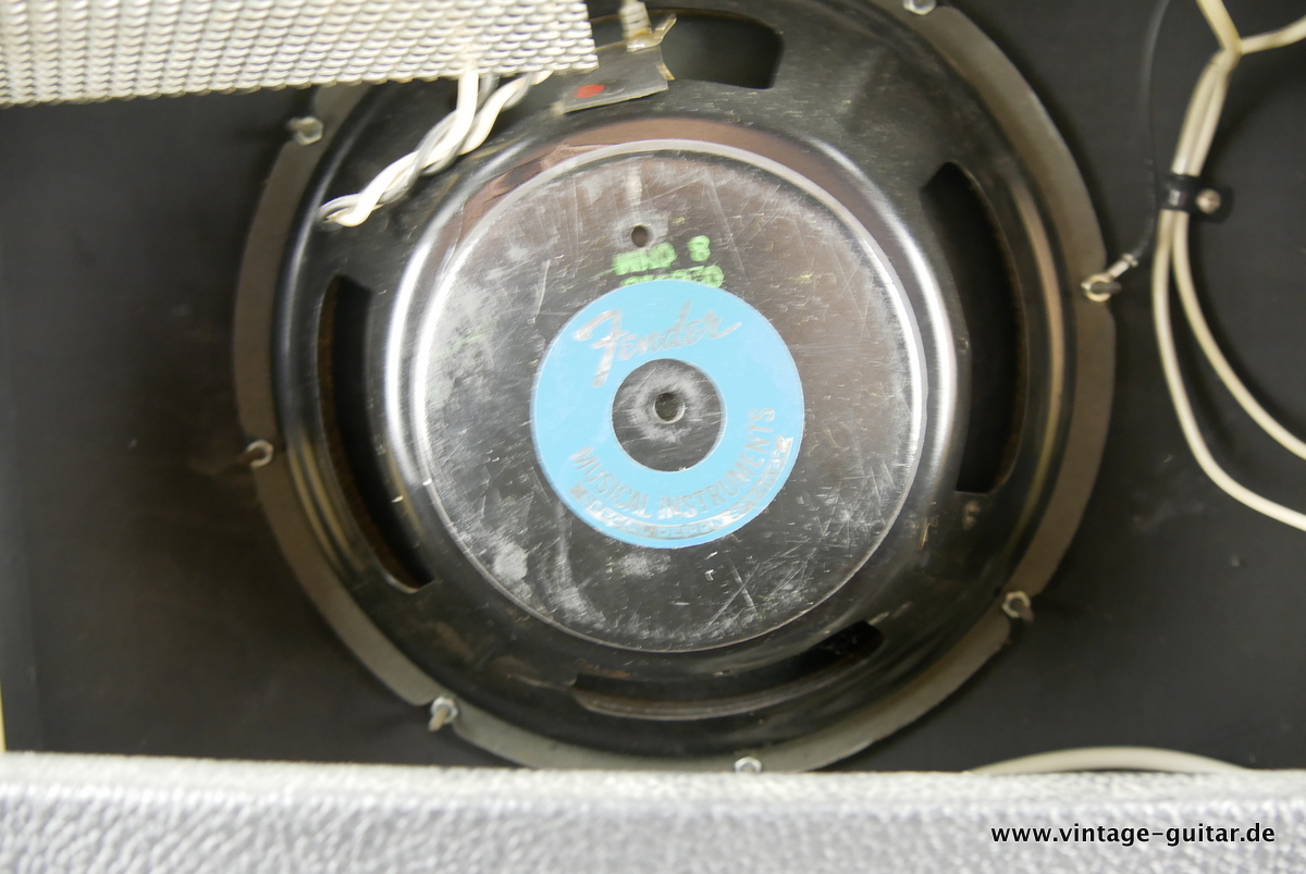 img/vintage/3693/Fender_Princeton_Reverb_II_footswitch_1983-009.JPG