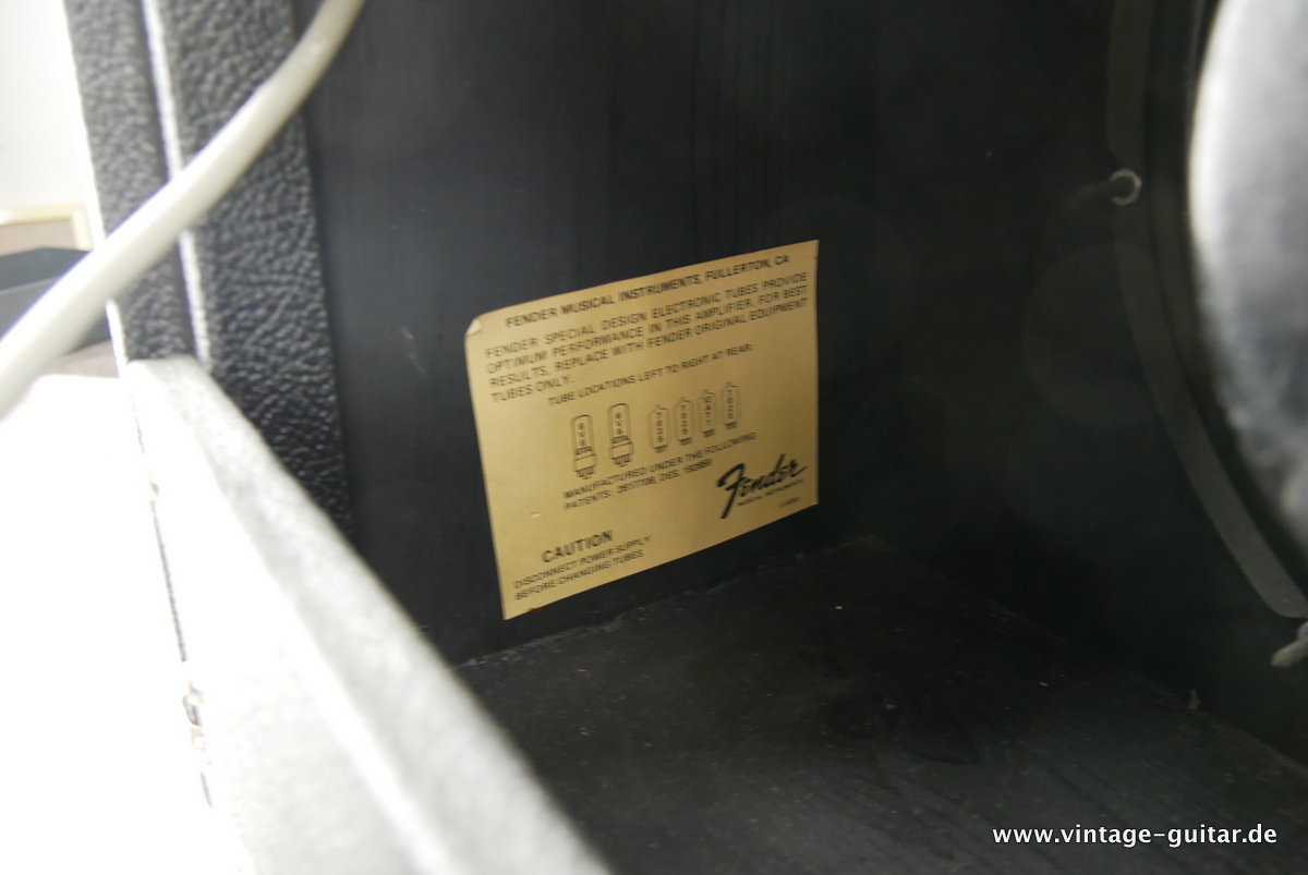 img/vintage/3693/Fender_Princeton_Reverb_II_footswitch_1983-010.JPG