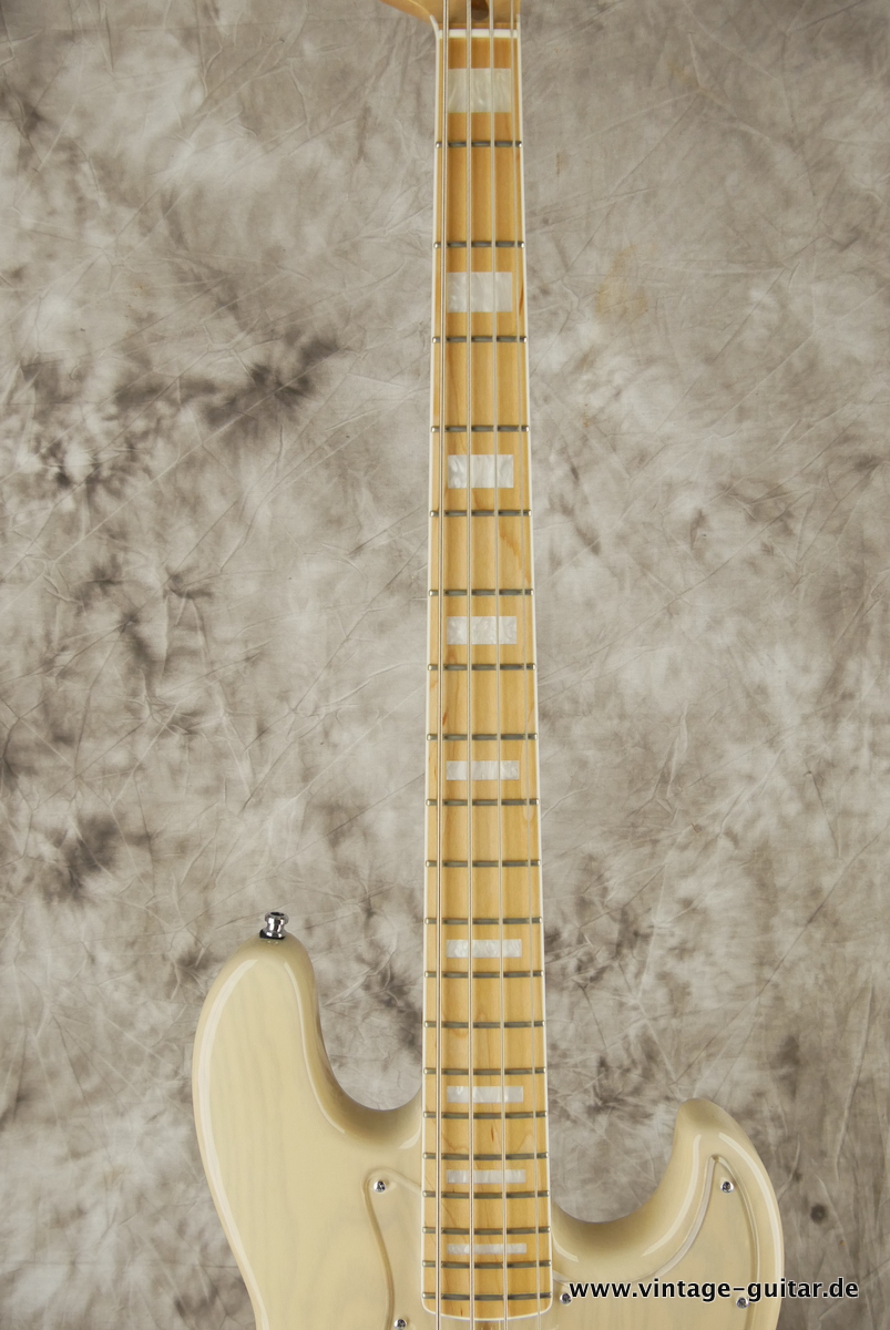 Atelier_Z_M_245_Jazz_Bass_transparent_white_2015-011.JPG