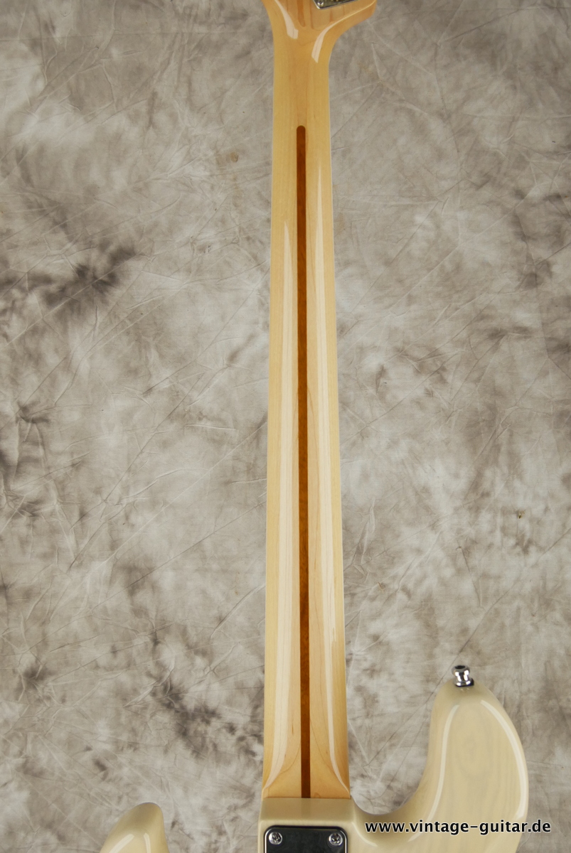 img/vintage/3709/Atelier_Z_M_245_Jazz_Bass_transparent_white_2015-012.JPG