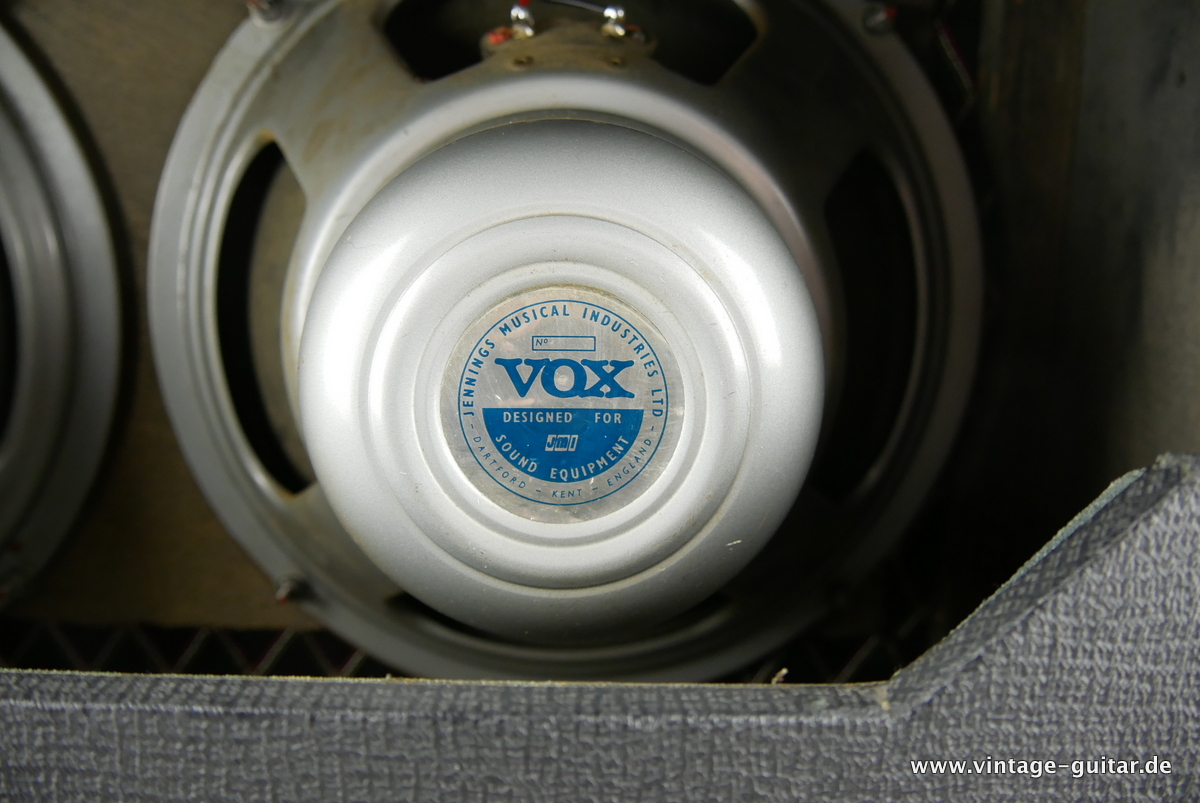 Vox_AC_30_S_TT_Super_Twin_2x12_Cab_1966-006.JPG