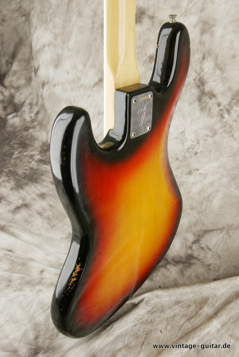 Fender_Jazz_Bass_sunburst_1974-007.JPG