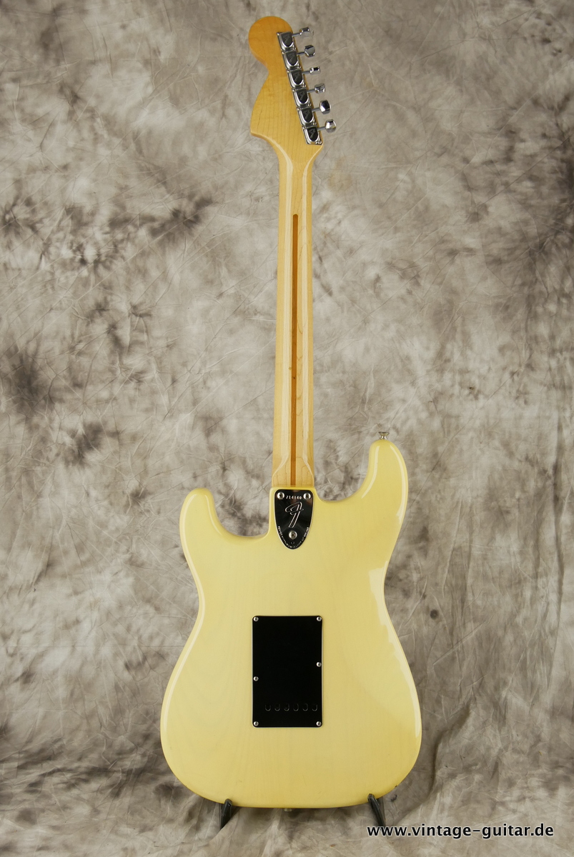 Fender_Stratocaster_blonde_1976-002.JPG