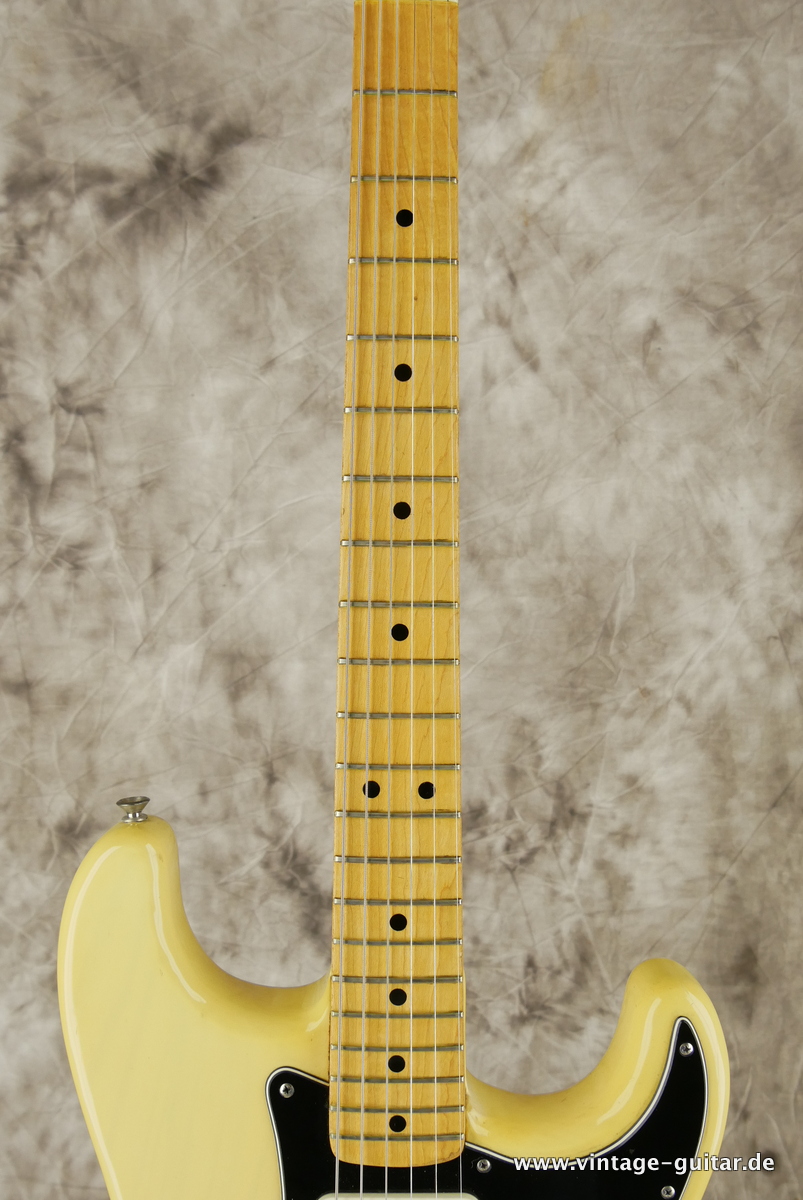 Fender_Stratocaster_blonde_1976-011.JPG