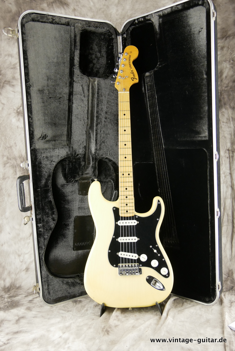 Fender_Stratocaster_blonde_1976-014.JPG