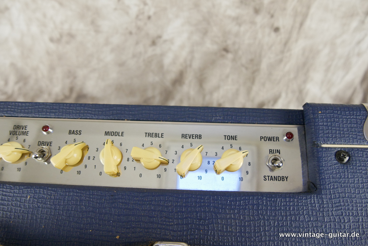 img/vintage/3736/Laney_Lionheart_L5T_112_blue_2013-006.JPG
