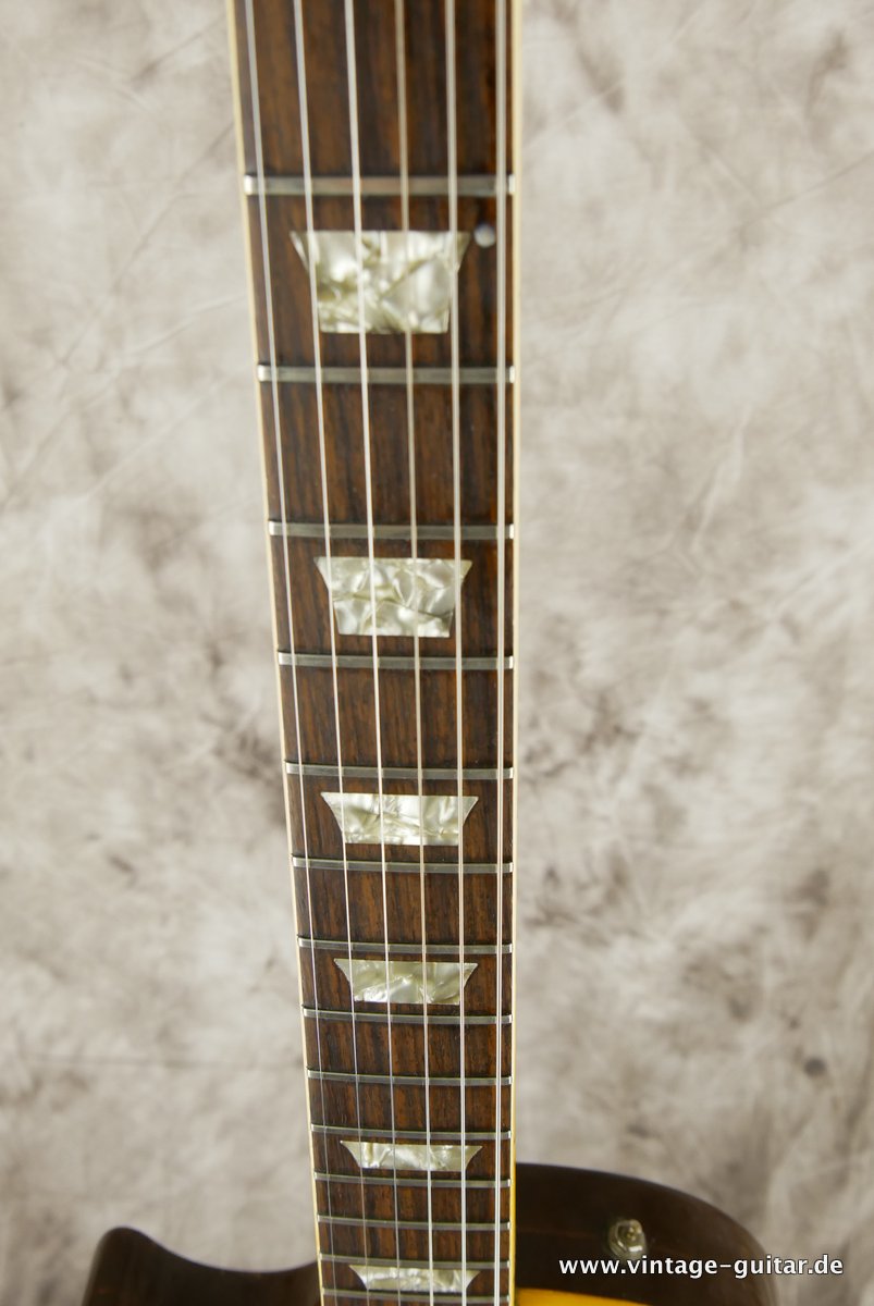 Gibson-Les-Paul-Deluxe-Lefthand-1970-009.JPG