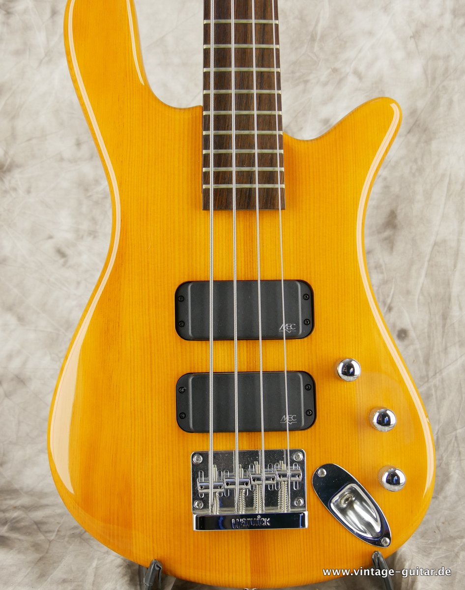 Warwick-Rockbass-Streamer-2005-002.JPG