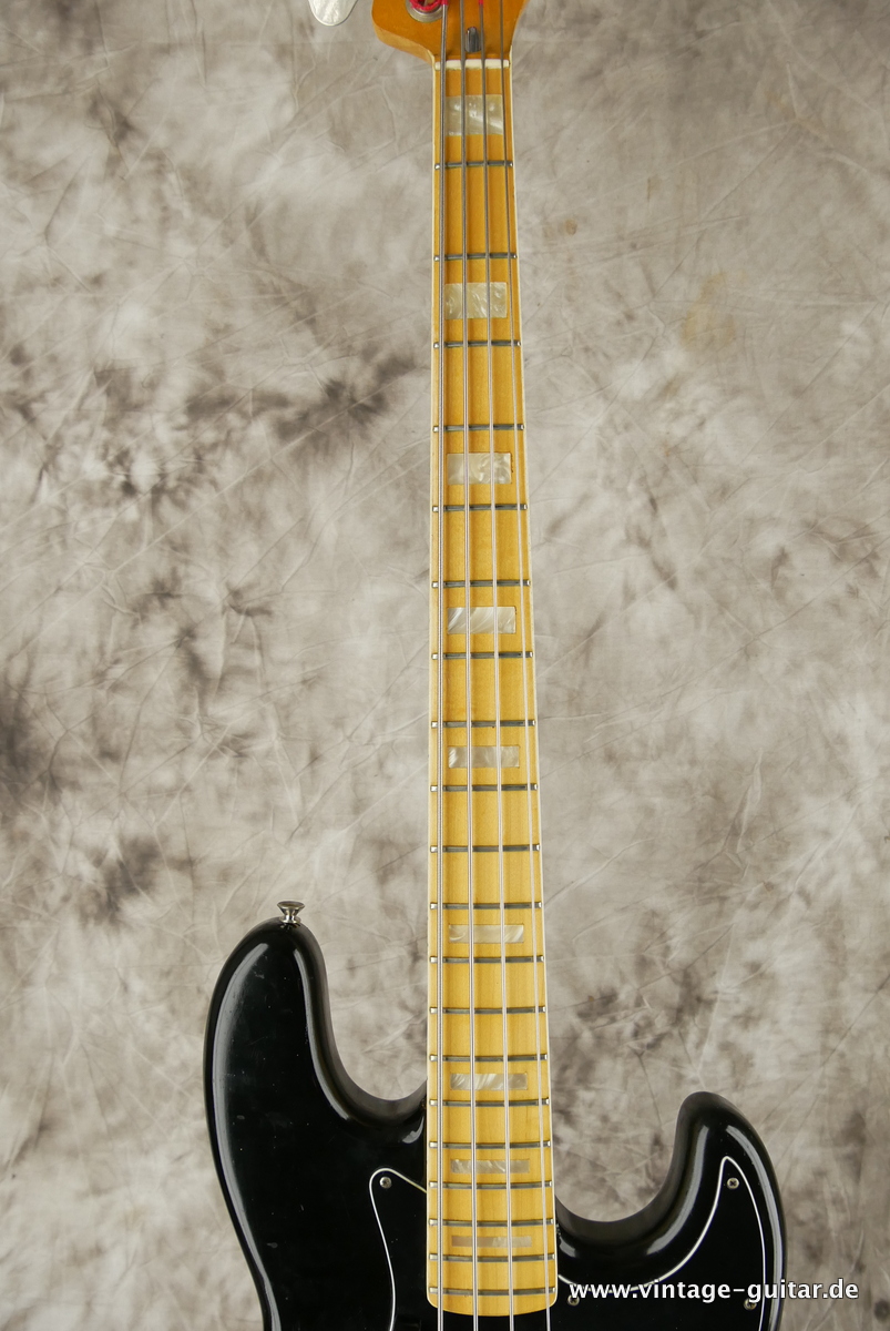 Fender_Jazz_Bass_black_1975-011.JPG
