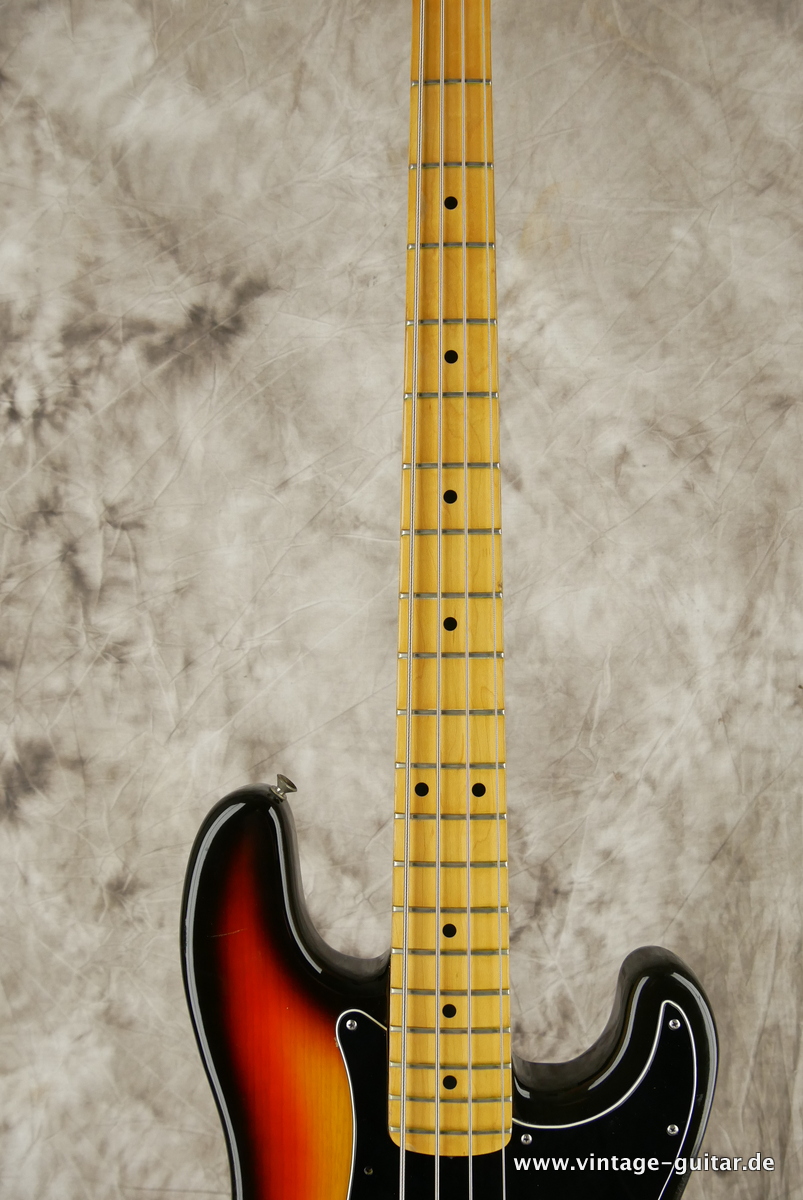 Fender_Precision_sunburst_1979-011.JPG