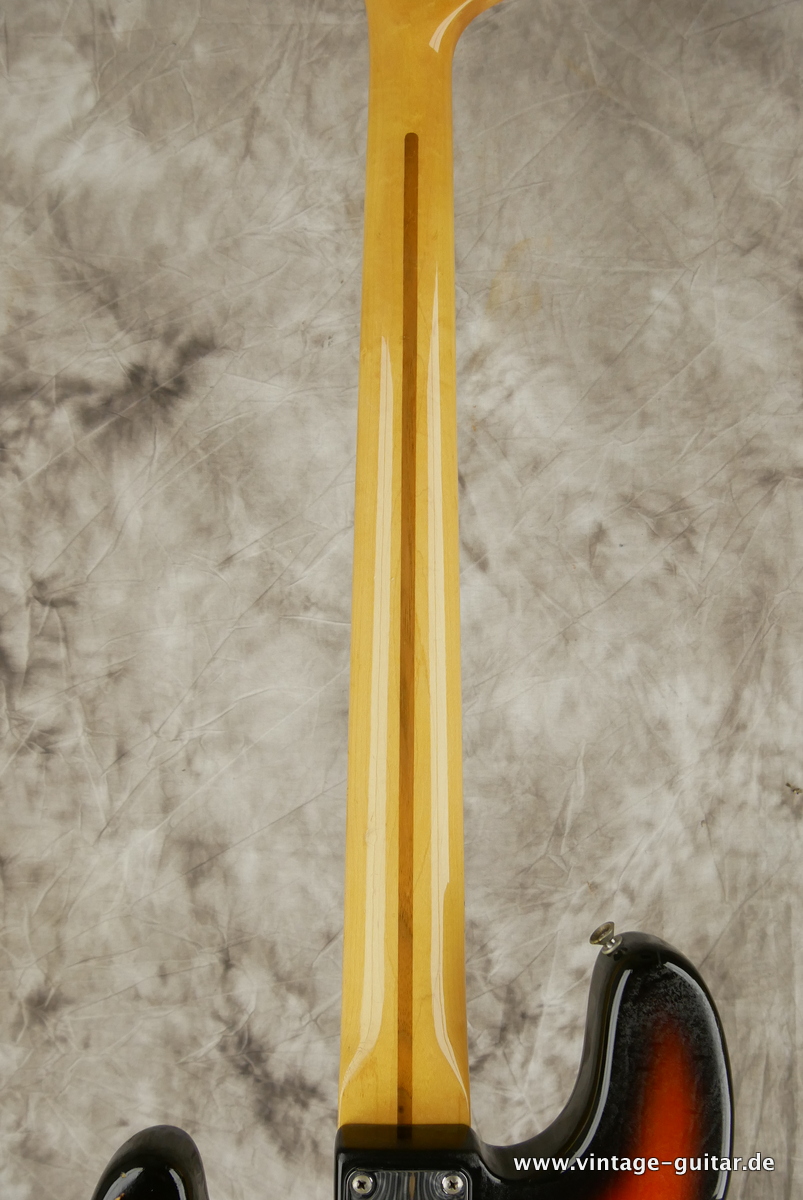 Fender_Precision_sunburst_1979-012.JPG