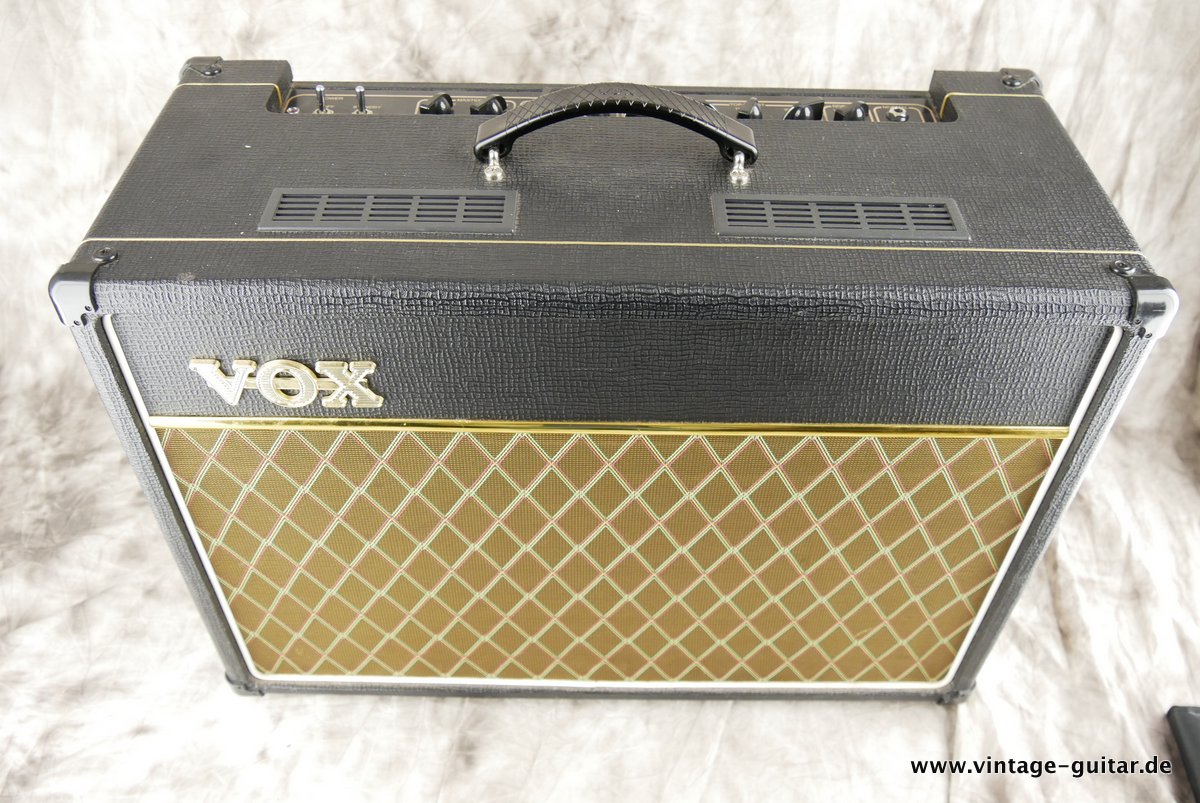 Vox-AC-15-2010-002.JPG