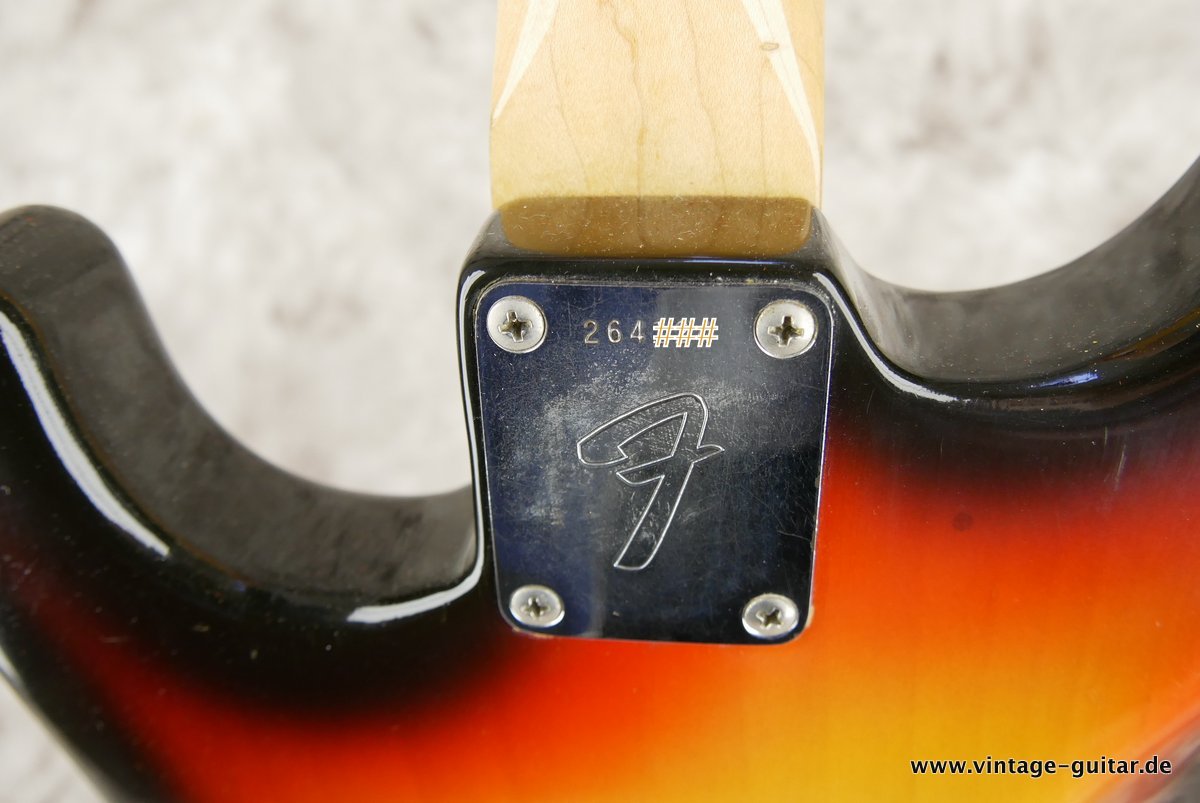 Fender_Stratocaster_1969-sunburst-014.JPG