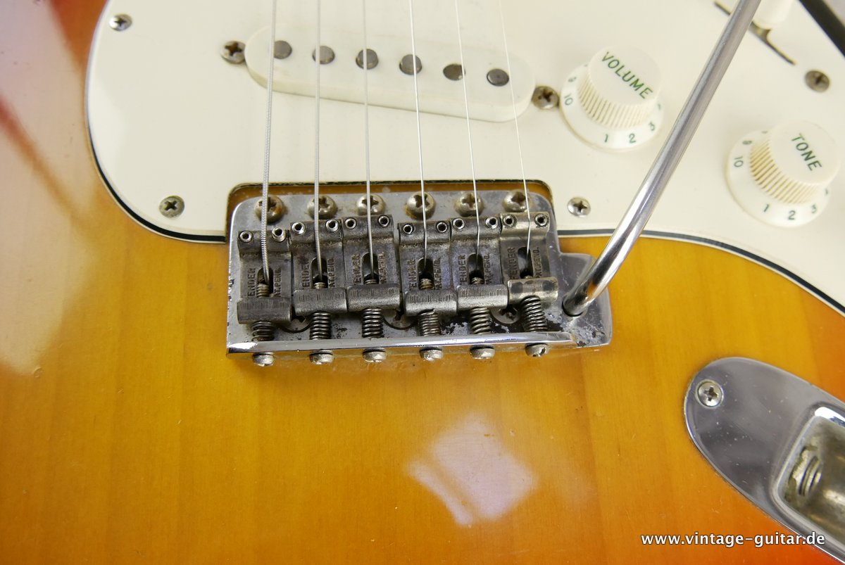 Fender_Stratocaster_1969-sunburst-015.JPG