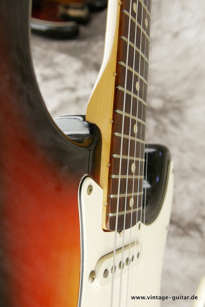 Fender_Stratocaster_1969-sunburst-017.JPG