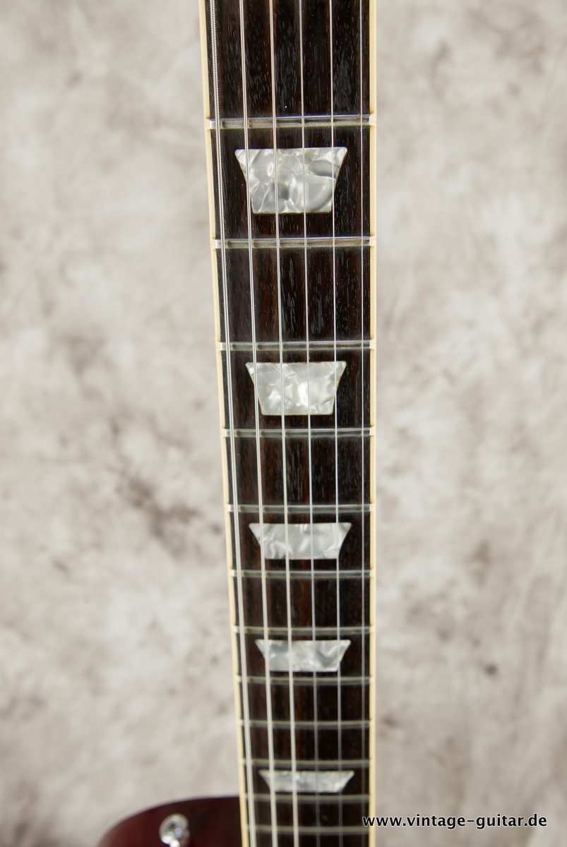Gibson-Les-Paul-Deluxe-1981-009.JPG