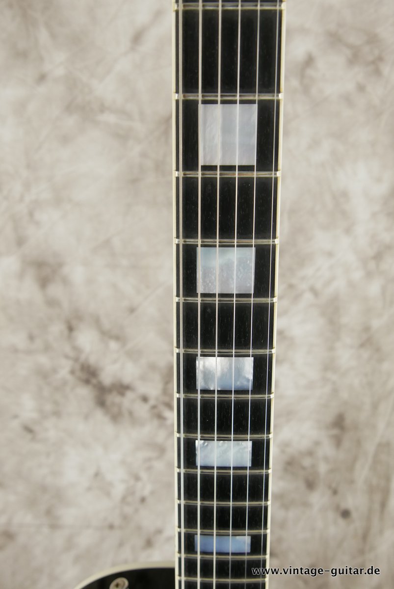 Gibson-Les-Paul-Custom-CS-2011-011.JPG