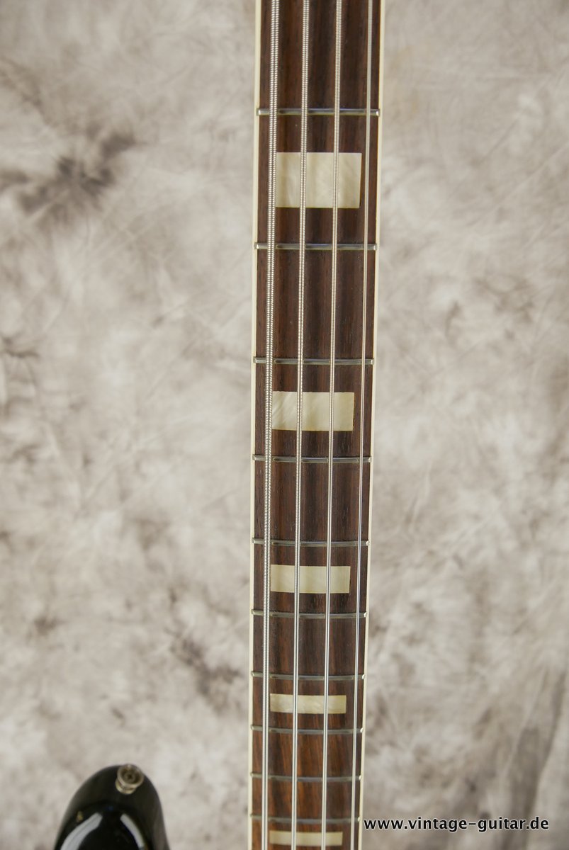 Fender-Jazz-Bass-1973-sunburst-011.JPG